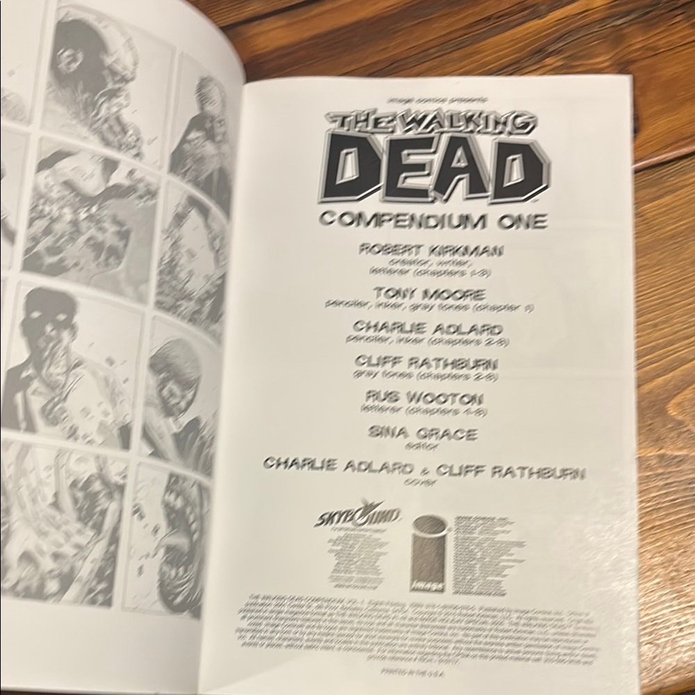 The Walking Dead Compendium One Graphic Novel - Picture 3 of 5
